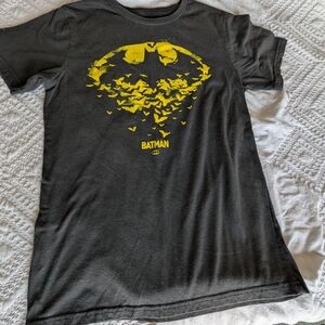 DC Batman Graphic Tee in Black and Gold Youth XL